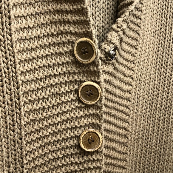 Sister Size Medium Tan Brown Knit Duster Cardigan Wooden Snap Button Closure - Picture 2 of 7